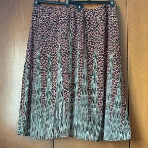 CJ Banks Plus Size NWT Pull On Skirt
Black, Green & Pink Women's Skirt 24/26 3X
